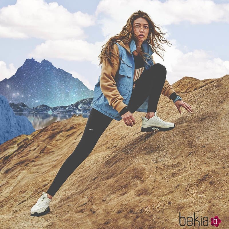 Malla negra y chandal de la segunda colección de 'Gigi Hadid X Reebok' otoño 2019