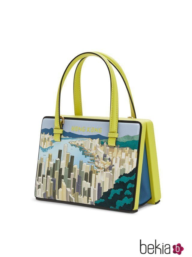 Bolso Hong Kong de la colección Loewe Postal 2019