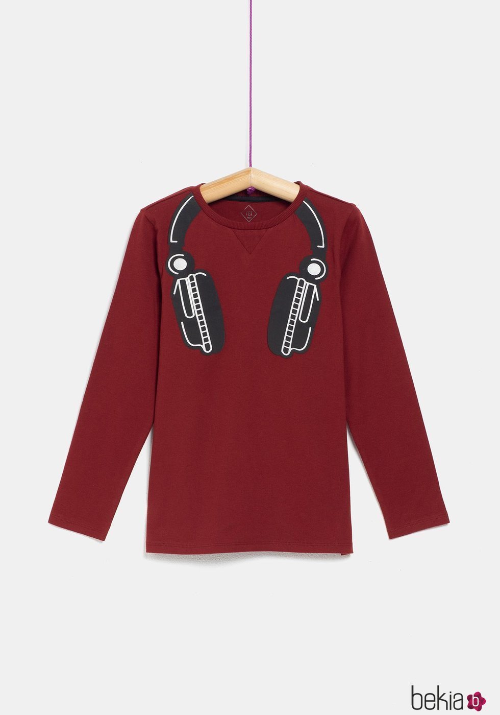 Camiseta con dibujo de cascos para niño de la colección 'I-O' de Carrefour y TEX para otoño/invierno 2019