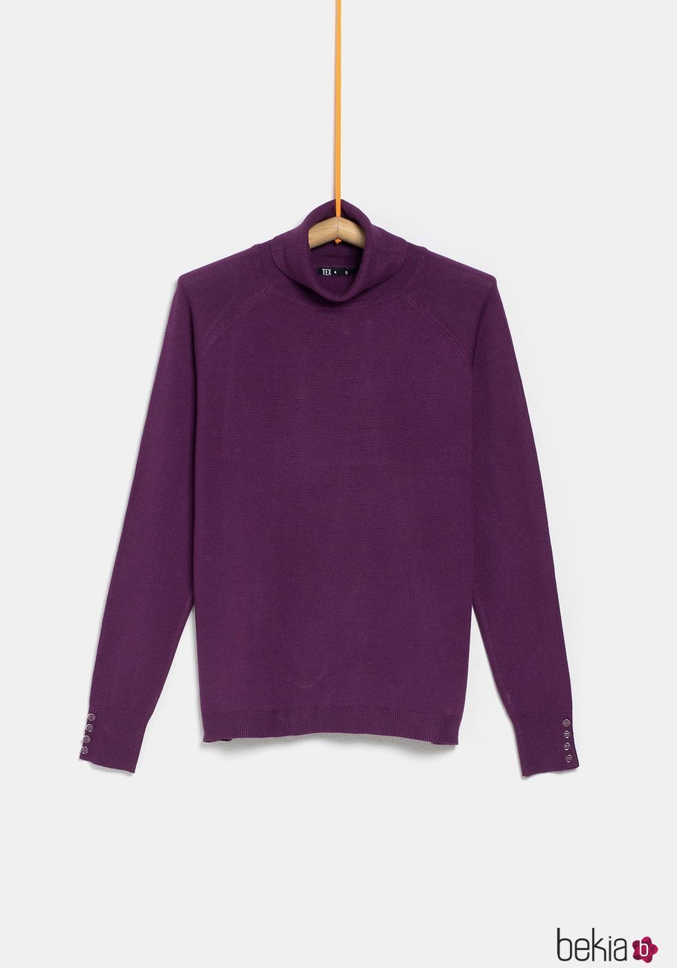 Jersey cuello alto morado de la colección 'I-O' de Carrefour y TEX para otoño/invierno 2019