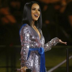 Becky G con un vestido largo de lentejuelas en los MTV EMAs 2019