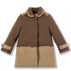 Abrigo con detalles en cuero de la colección Chloé para niñas otoño/invierno 2011