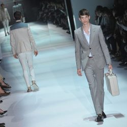 Modelo de bolso masculino de Gucci