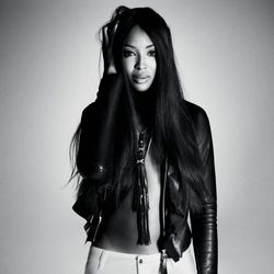 Naomi Campbell, imagen de la colección primavera/verano 2012 de Pinko