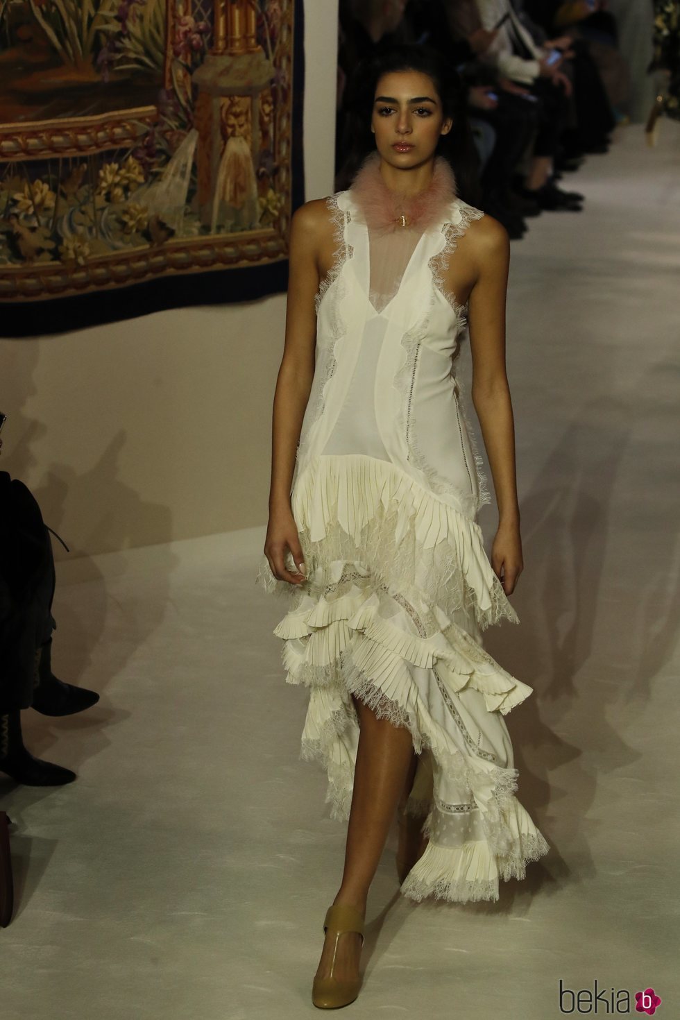 Vestido con encaje y volantes otoño/ invierno 2020-2021 Lanvin