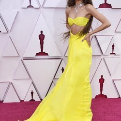 Zendaya de Valentino Alta Cosutra en la alfombra roja de los Premios Oscar 2021