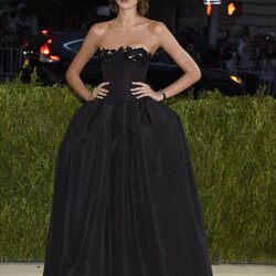 Kaia Gerber de Oscar de la Renta en la MET Gala 2021