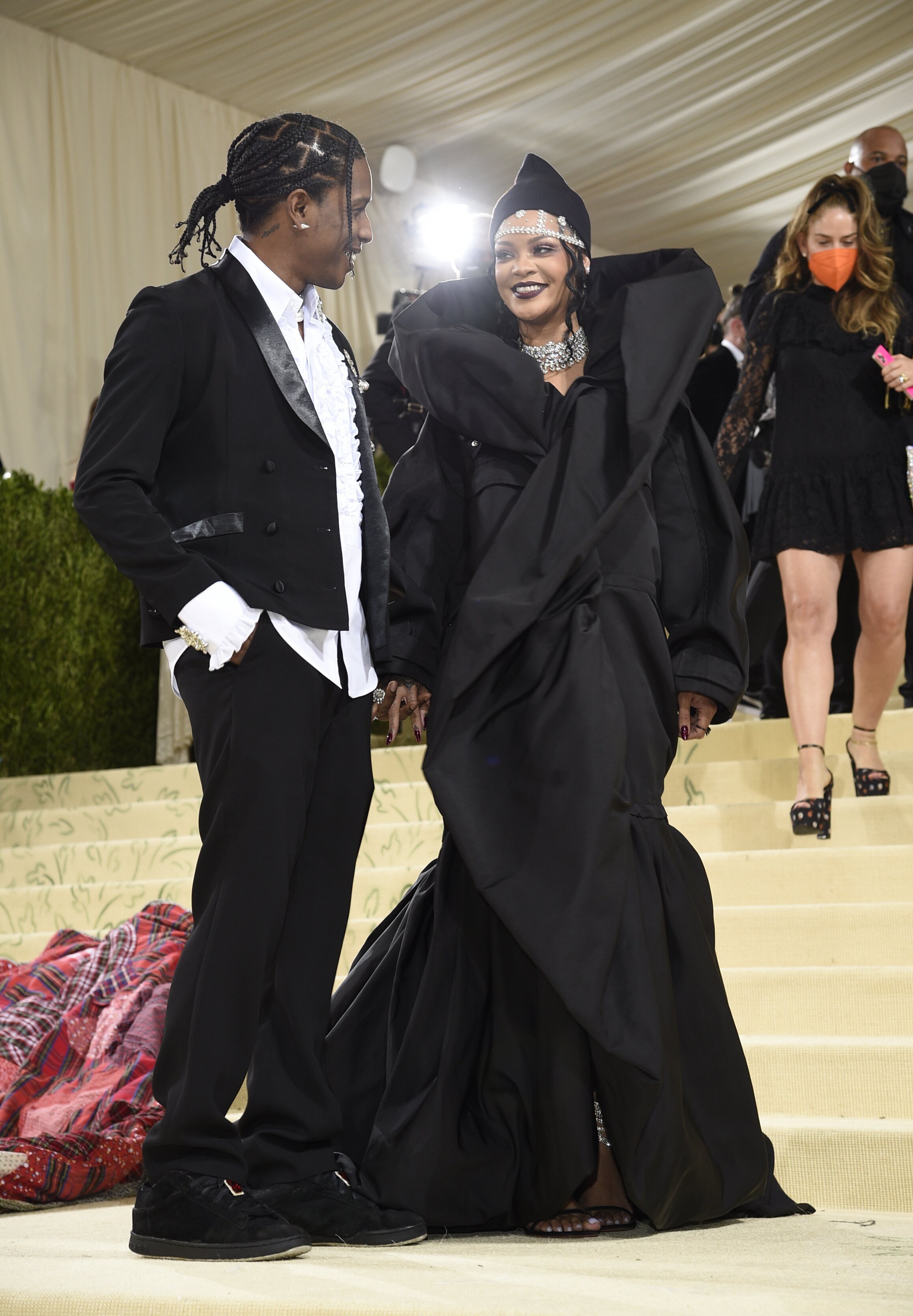 Rihanna y ASAP Rocky de Balenciaga y Eli Russell Linnetz en la MET Gala 2021