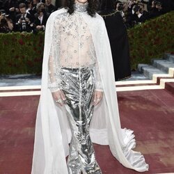 Conan Gray de Valentino en la MET Gala 2022