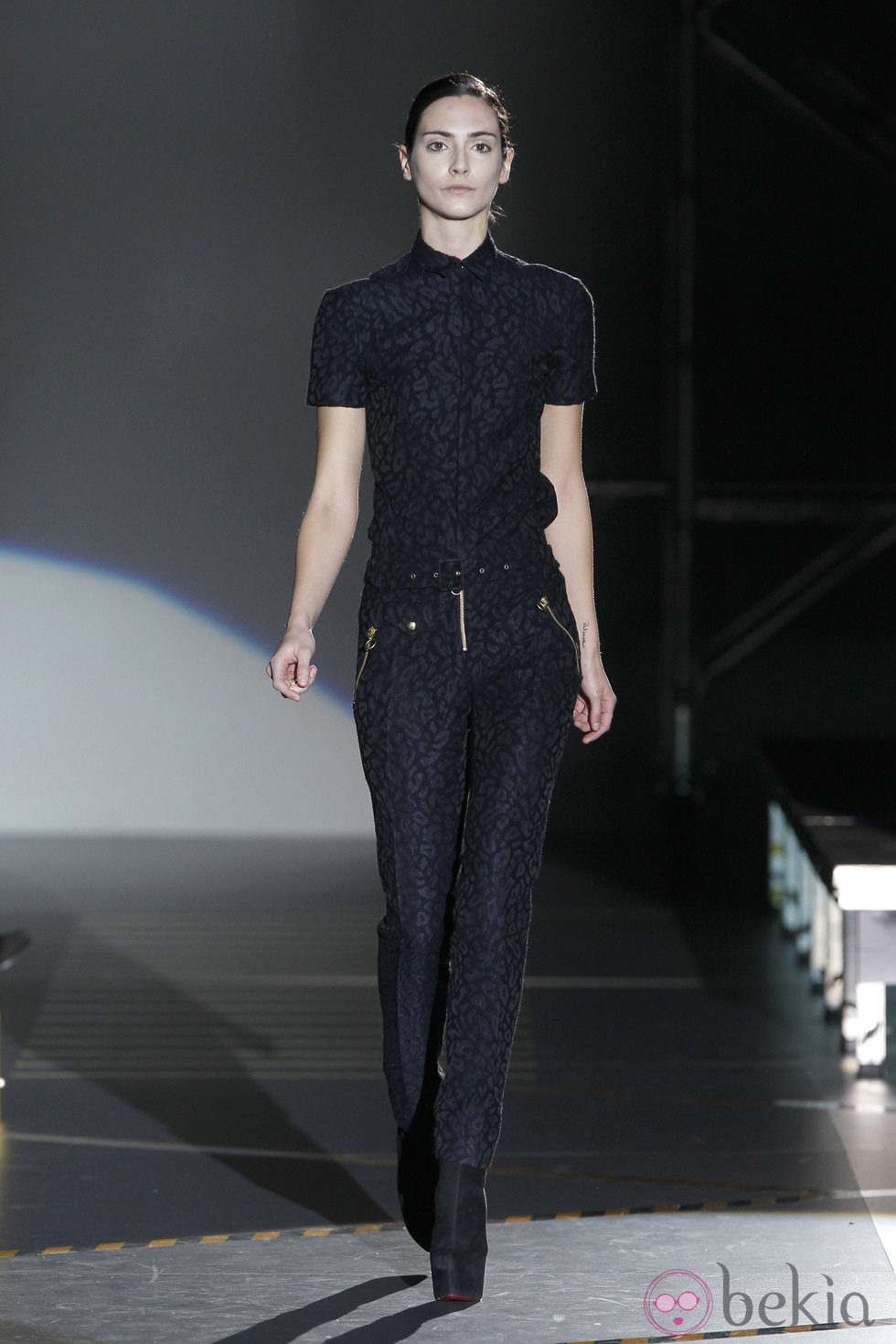 Mono negro estampado de Davidelfin en la Madrid Fashion Week