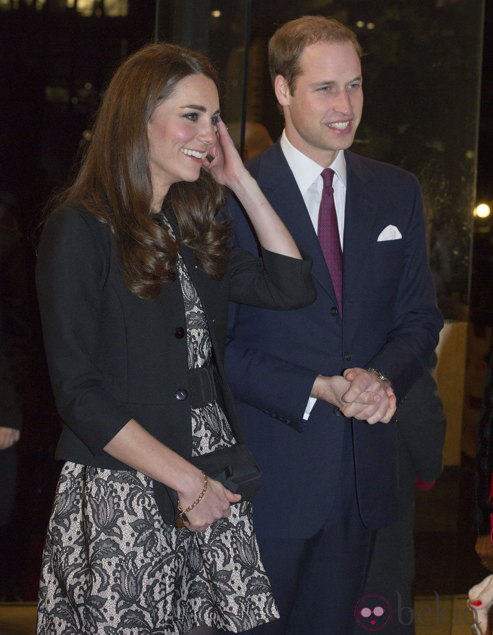 Kate Middleton con un vestido de encaje de Zara