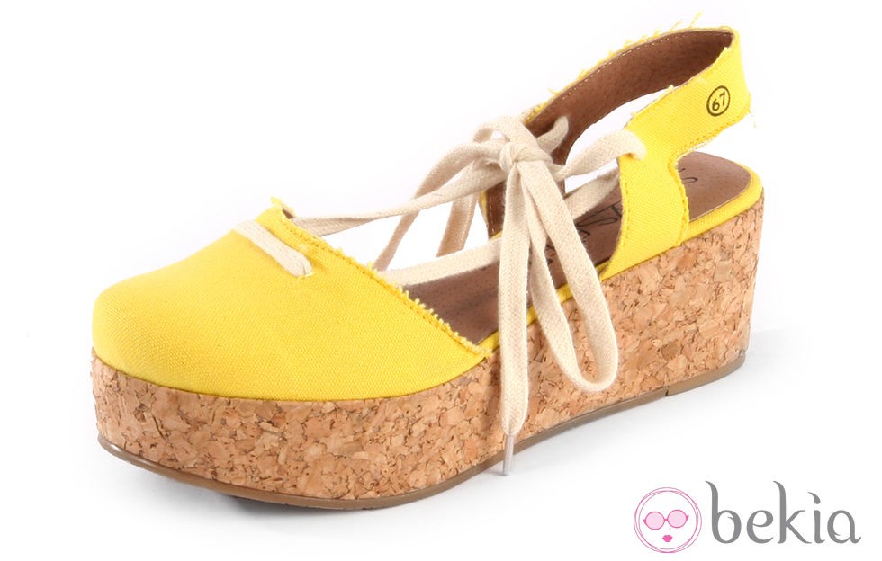 Flatforms tipo alpargata en color amarillo de la colección verano 2012 de Sixtyseven