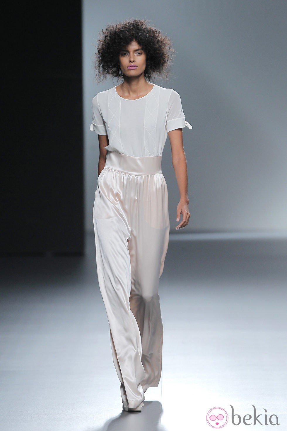 Pantalón de raso de Teresa helbig, colección primavera/verano 2013