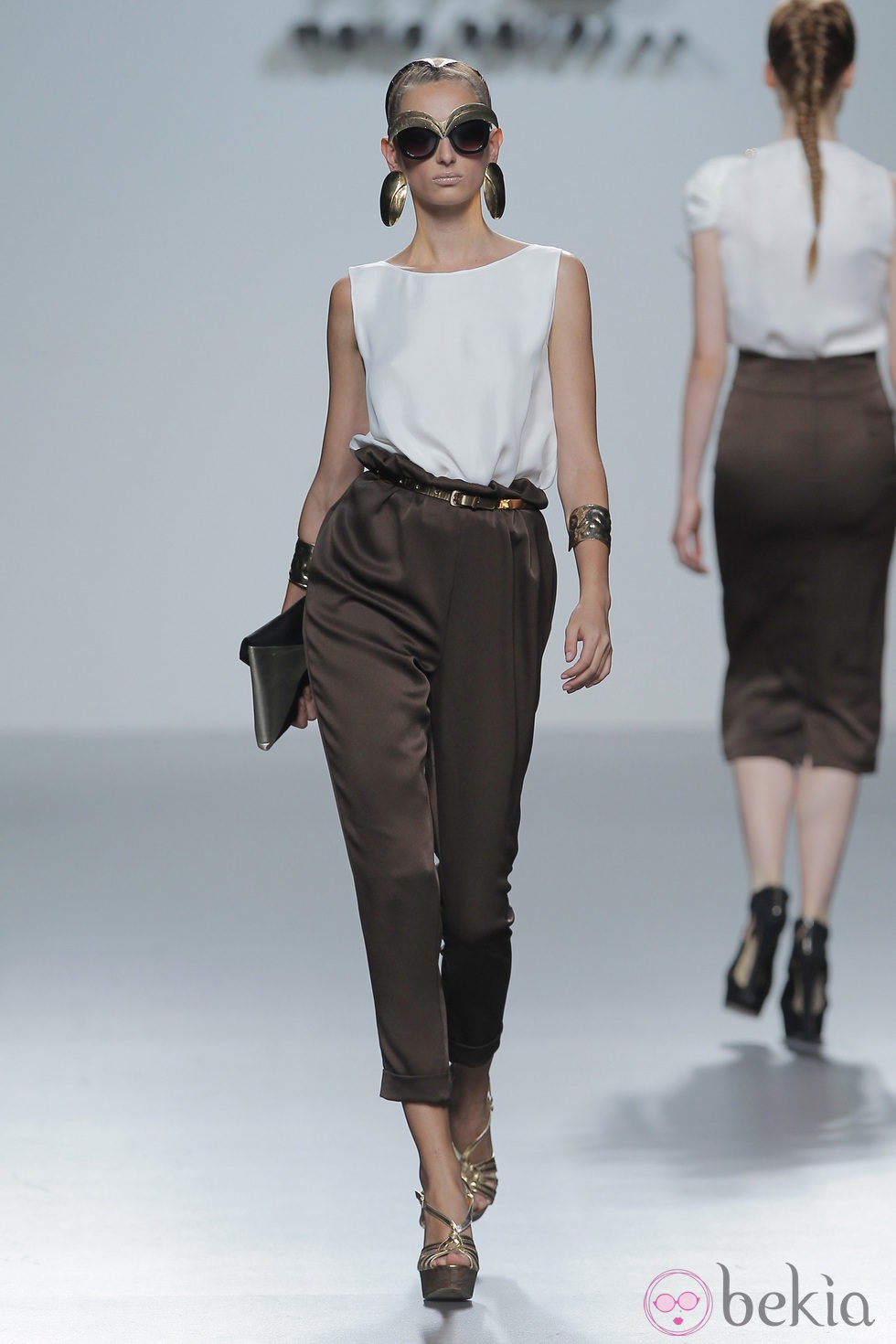 Pantalón tobillero de María Barros, colección primavera/verano 2013