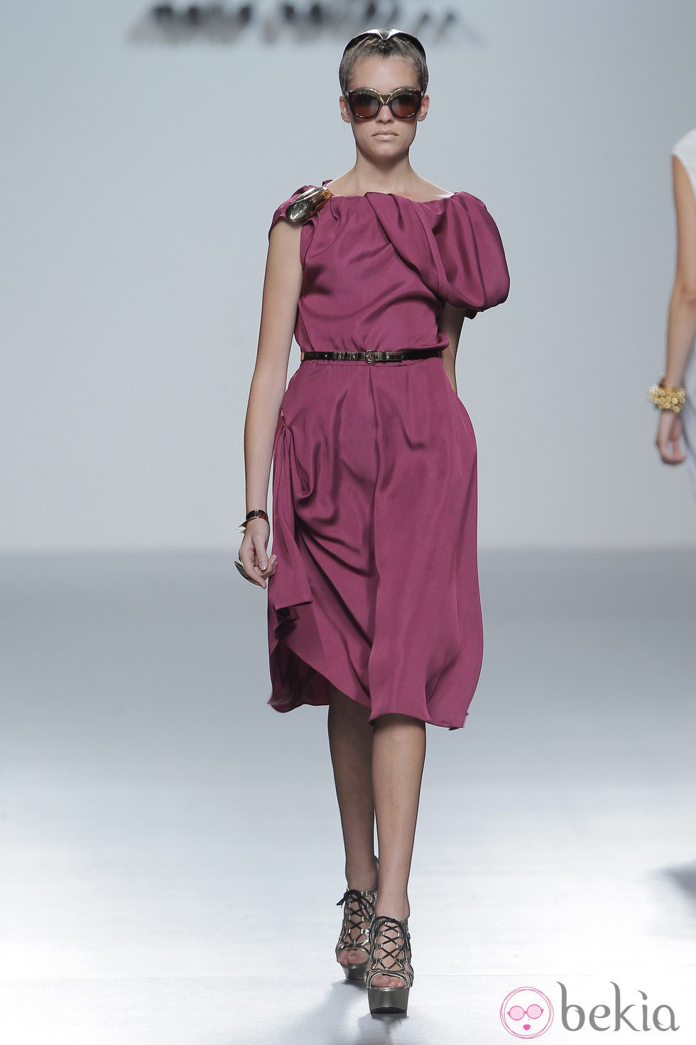 Vestido rosa de María Barros, colección primavera/verano 2013