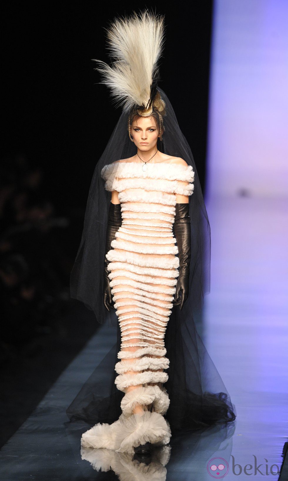 Andrej Pejic con vestido de novia de Jean Paul Gaultier