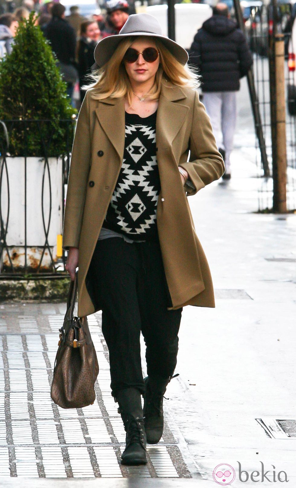 Fearne Cotton con un look muy otoñal en Londres