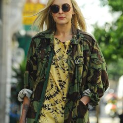 Fearne Cotton con chaqueta de print de camuflaje