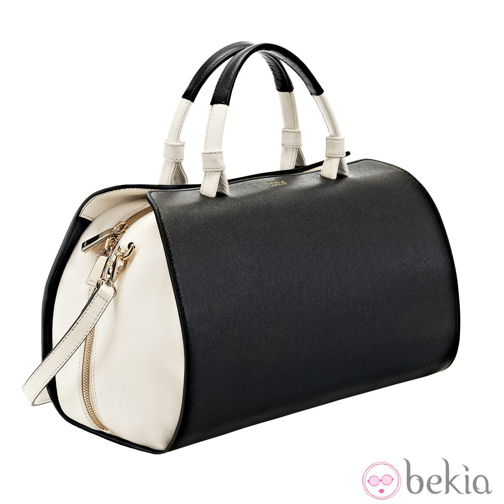 Modelo 'Venus' en blanco y negro de la colección primavera/verano 2013 de Furla