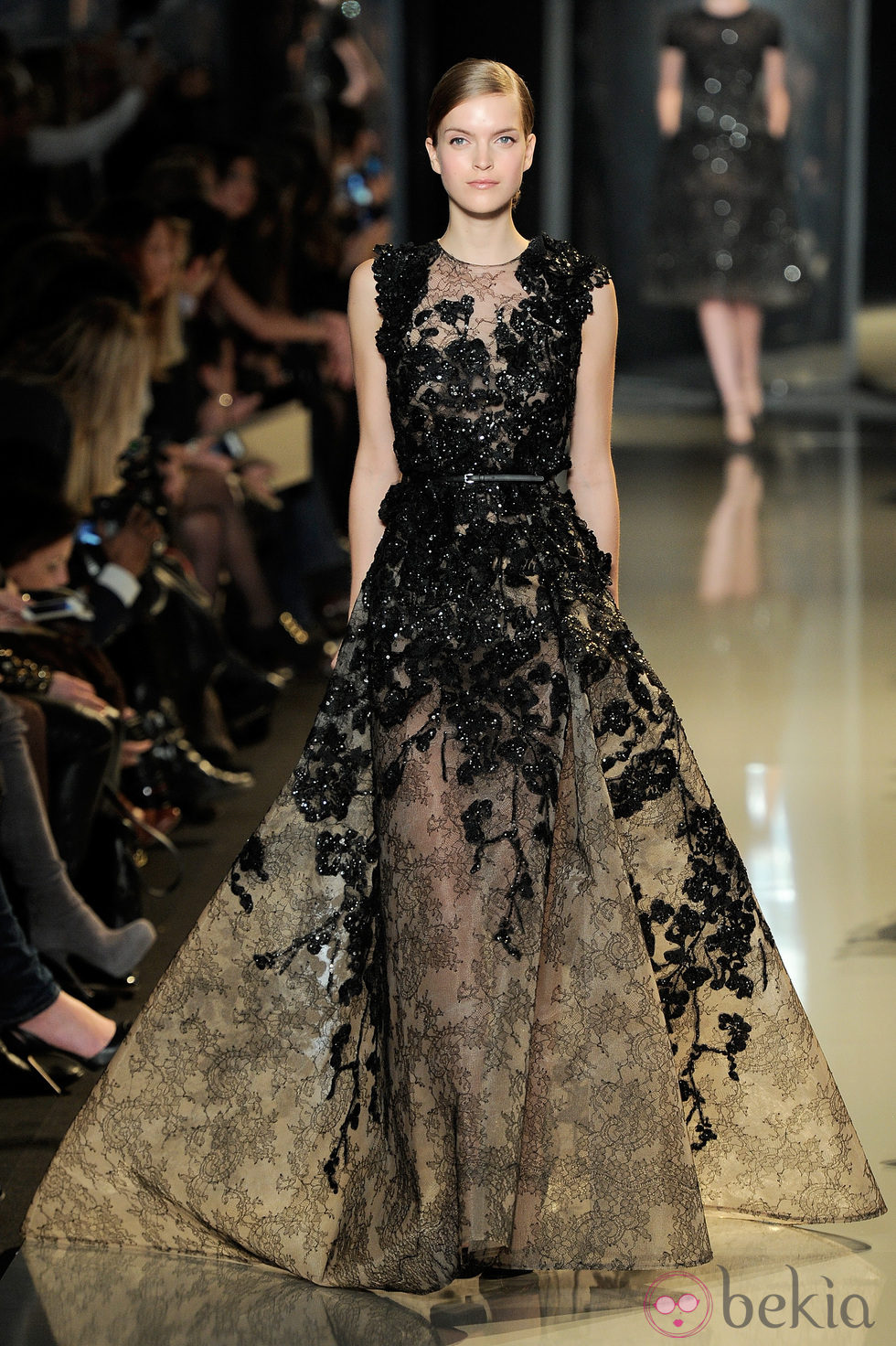 Vestido negro de la colección primavera/verano 2013 de Elie Saab de la Semana de la Alta Costura de París