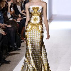 Vestido estampado de la colección primavera/verano 2013 de Zuhair Murad en la Semana de la Alta Costura de París