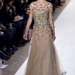 Vestido con detalles metálicos de la colección primavera/verano 2013 de Zuhair Murad en la Semana de la Alta Costura de París