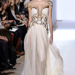 Vestido de estilo griego de la colección primavera/verano 2013 de Zuhair Murad en la Semana de la Alta Costura de París