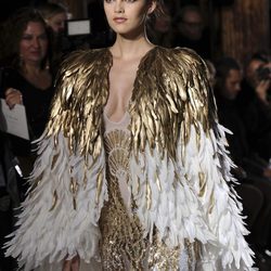 Chaqueta de plumas de la colección primavera/verano 2013 de Zuhair Murad en la Semana de la Alta Costura de París