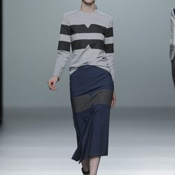 Faldas por debajo de la rodilla en la colección otoño/invierno 2013/2014 de Rabaneda en Madrid Fashion Week