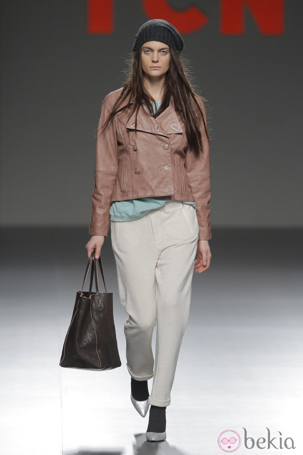 Chaqueta de cuero de la colección otoño/invierno 2013/2014 de TCN en Madrid Fashion Week