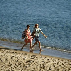 Alba Galocha y Dimphy Jansen posan como embajadoras de la primavera/verano 2013 de Indi & Cold