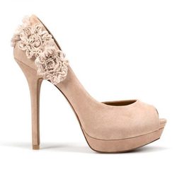 Zapatos de tacón nude de Zara