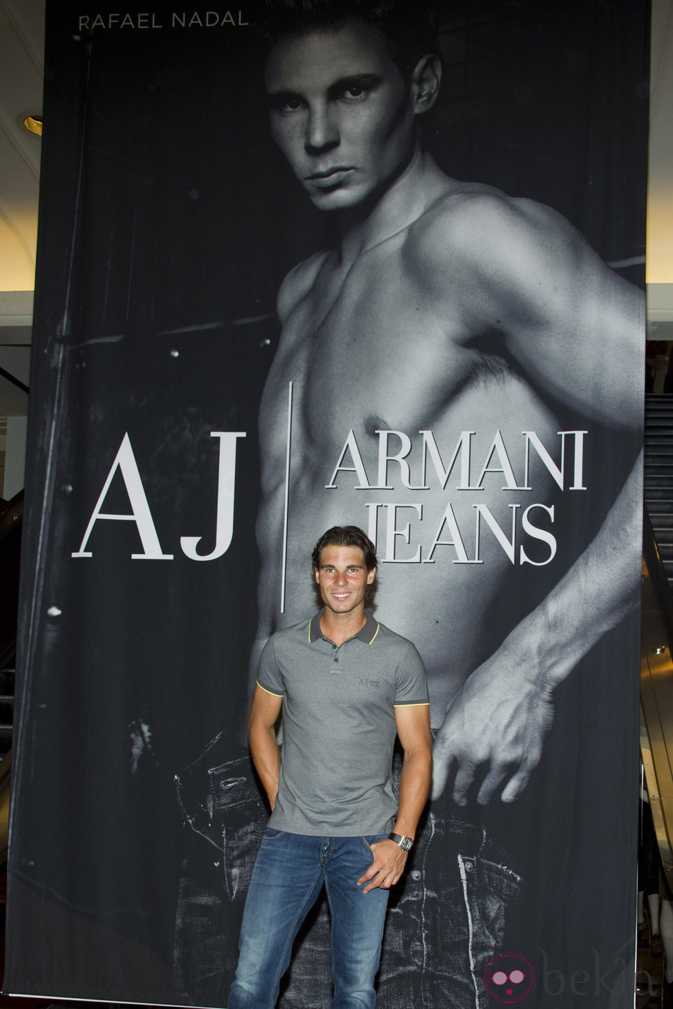 Rafa Nadal posa ante la nueva campaña de Armani Jeans