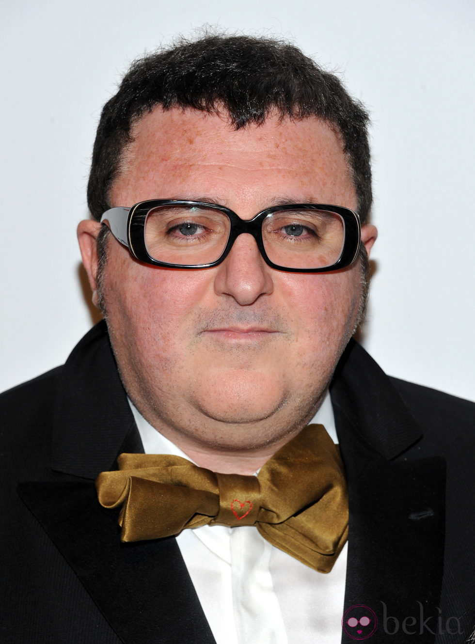 Primer plano del diseñador Alber Elbaz