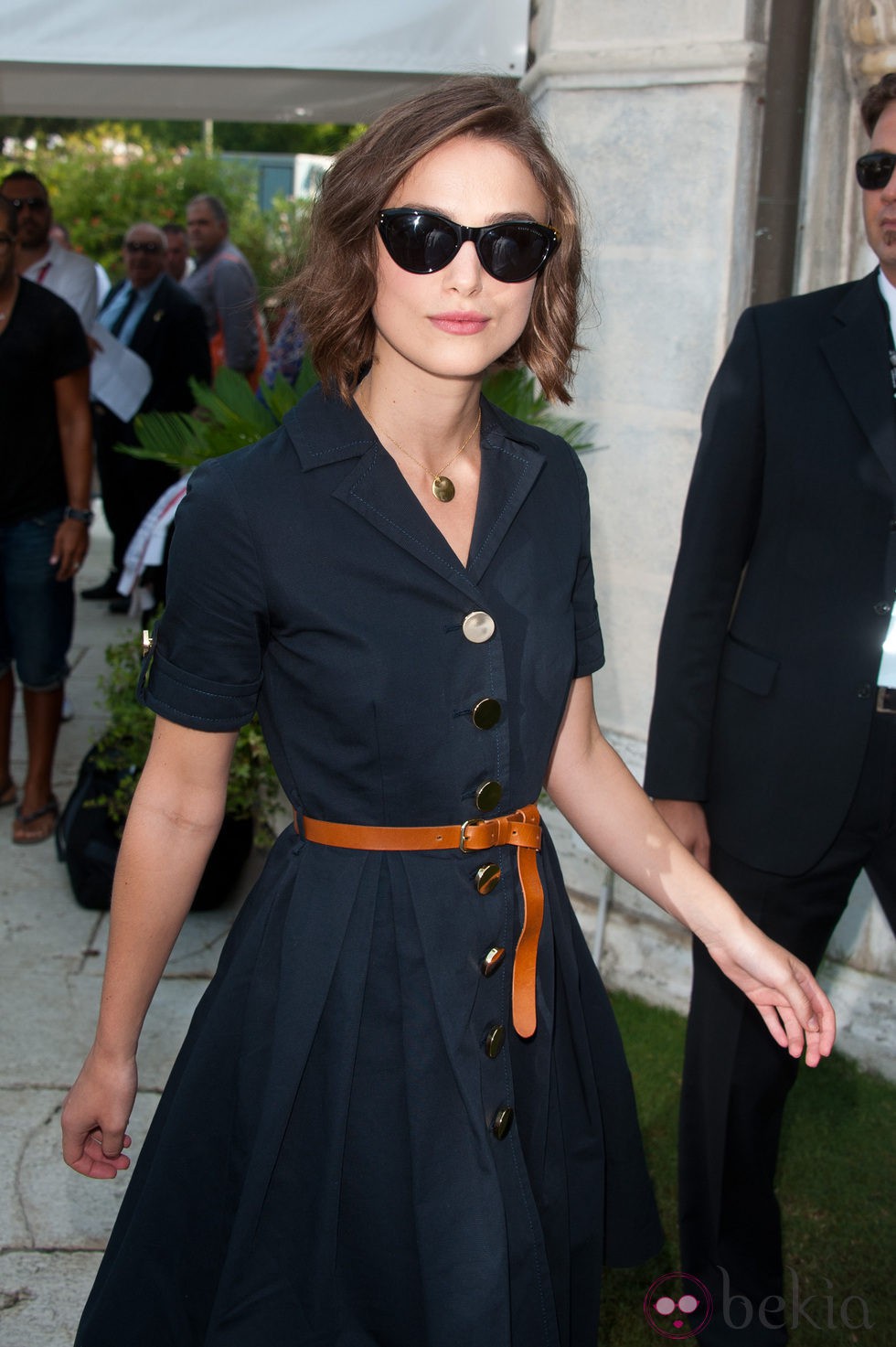 Keira Knightley con gafas cat eye de Ralph Lauren