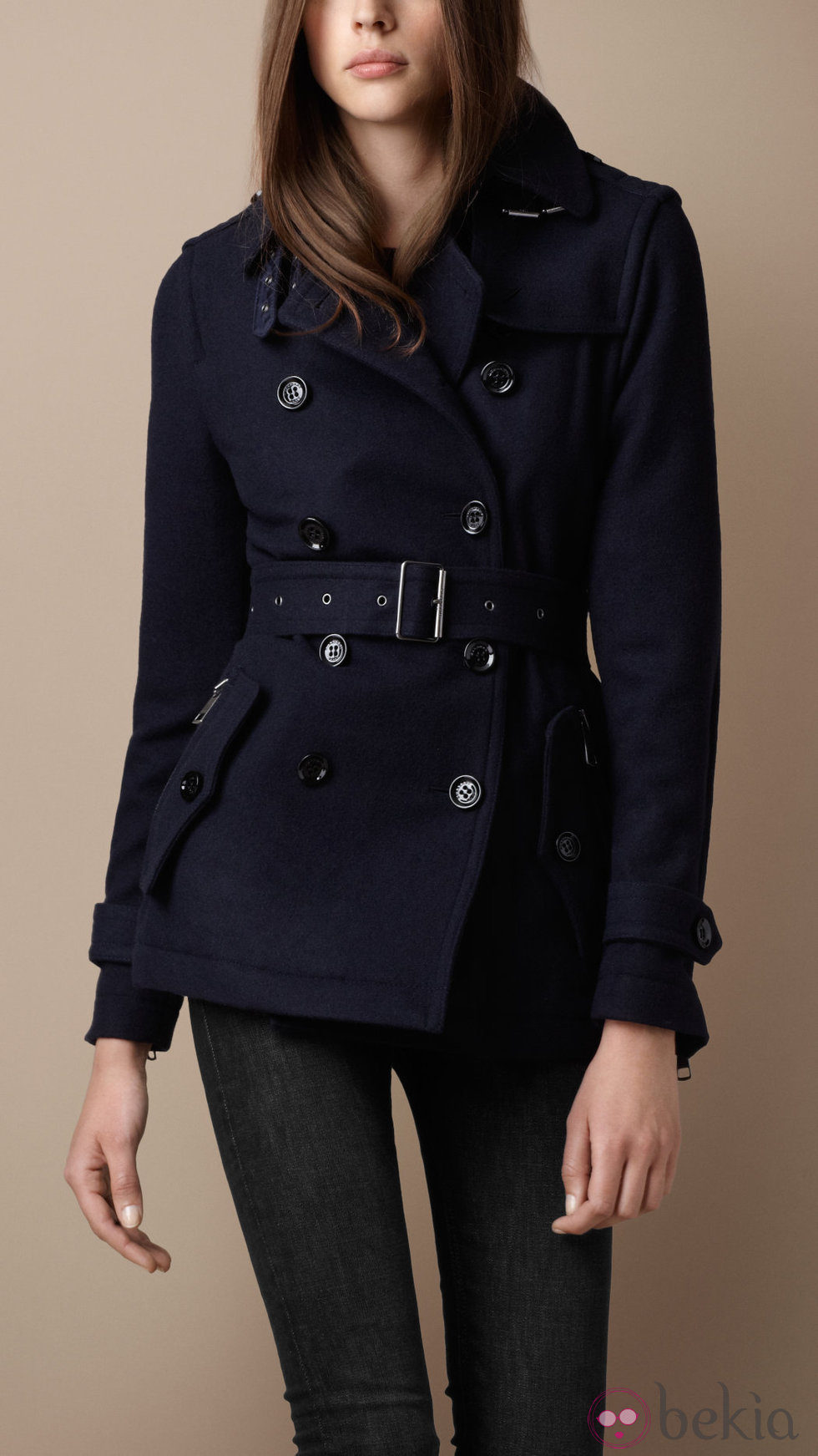 Trench corto azul marino de Burberry