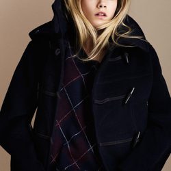 Abrigos oscuros de Burberry Brit, colección otoño/invierno 2011