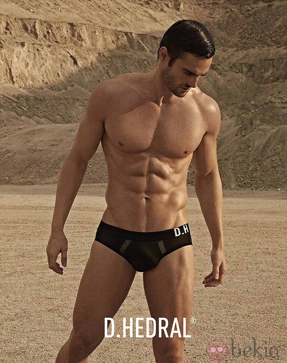 Thom Evans, imagen de la colección primavera/verano 2013 de D. Hedral