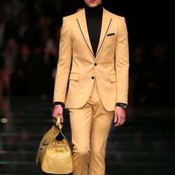 Traje masculino amarillo de la colección otoño/invierno 2013/2014 de Hugo Boss