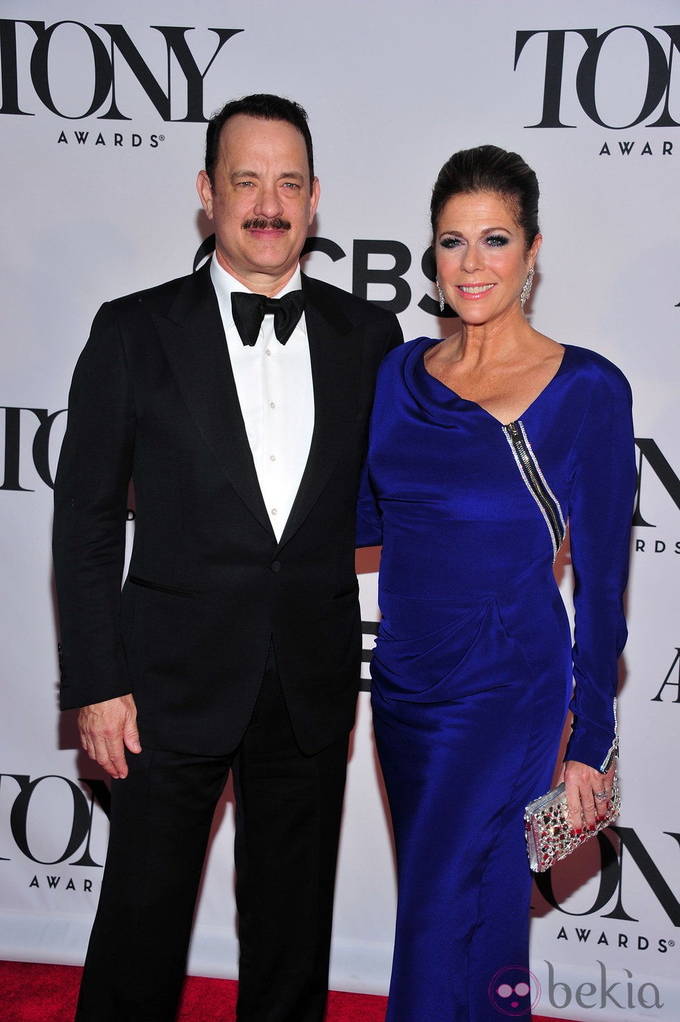 Tom Hanks con un esmoquin negro en la gala de los premios Tony 2013