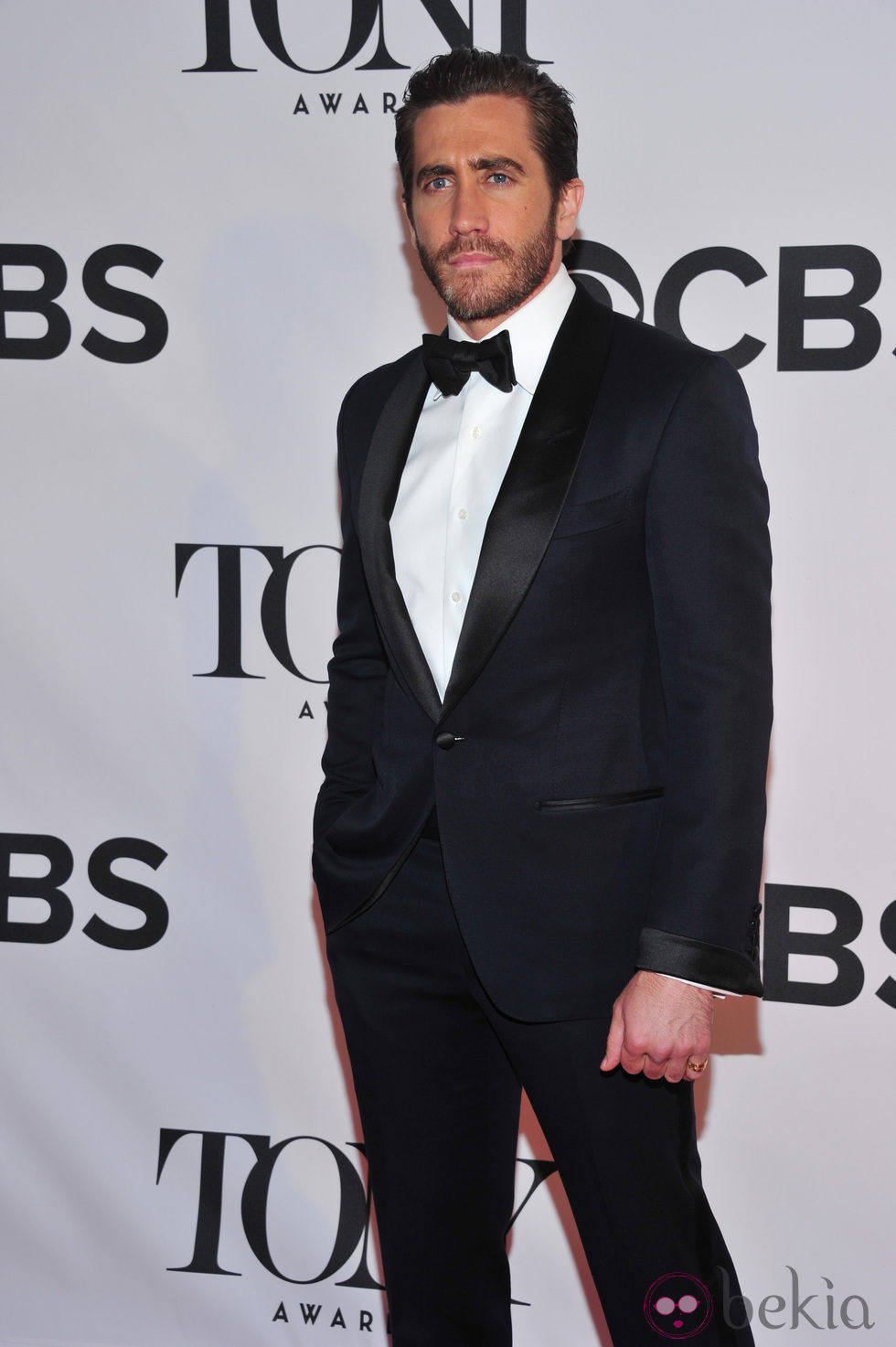 Jake Gyllenhaal con esmoquin negro en la gala de los premios Tony 2013