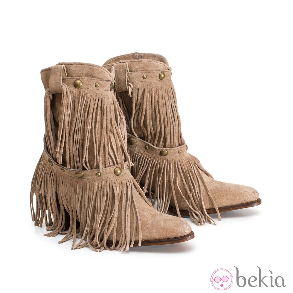 Botas camel con flecos de la colección otoño/invierno 2013 de Sendra