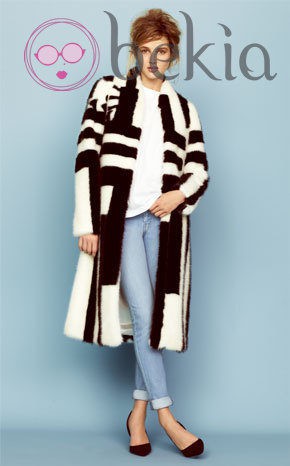 Abrigo blanco y negro de la colección otoño/invierno 2013 de Asos