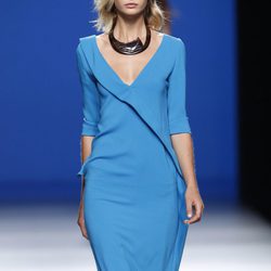 Vestido de manga francesa de la colección primavera/verano 2014 de Roberto Torretta en Madrid Fashion Week