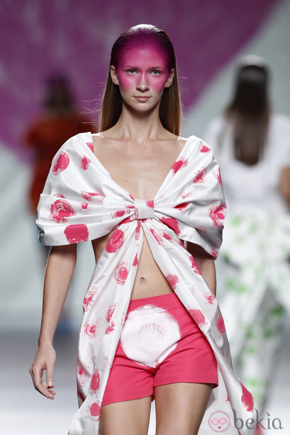 Camiseta lazo de la colección primavera/verano 2014 de Ágatha Ruiz de la Prada en Madrid Fashion Week