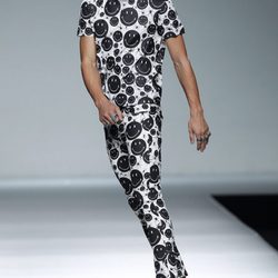 Total look de smilies de la colección primavera/verano 2014 de Carlos Díez en Madrid Fashion Week