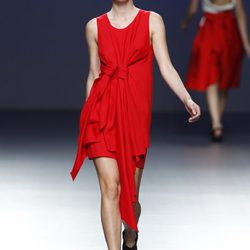 Vestido rojo de la colección primavera/verano 2014 de Pepa Salazar en el EGO Madrid Fashion Week