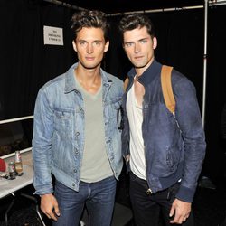 Sean O'Pry y Garrett Neff durante la Semana de la Moda de Nueva York 