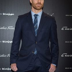 Xabi Alonso con un traje de la colección otoño/invierno 2013/2014 de Emidio Tucci