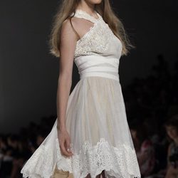 Vestido de encaje de Tadashi Shoji, colección primavera de 2012